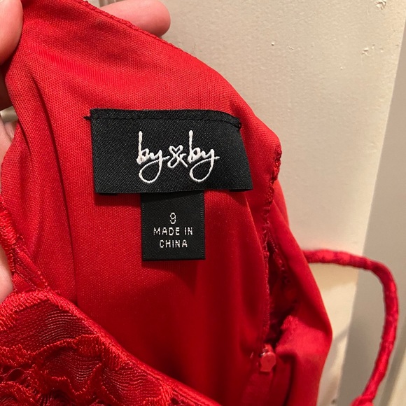 Red dress - Picture 3 of 3